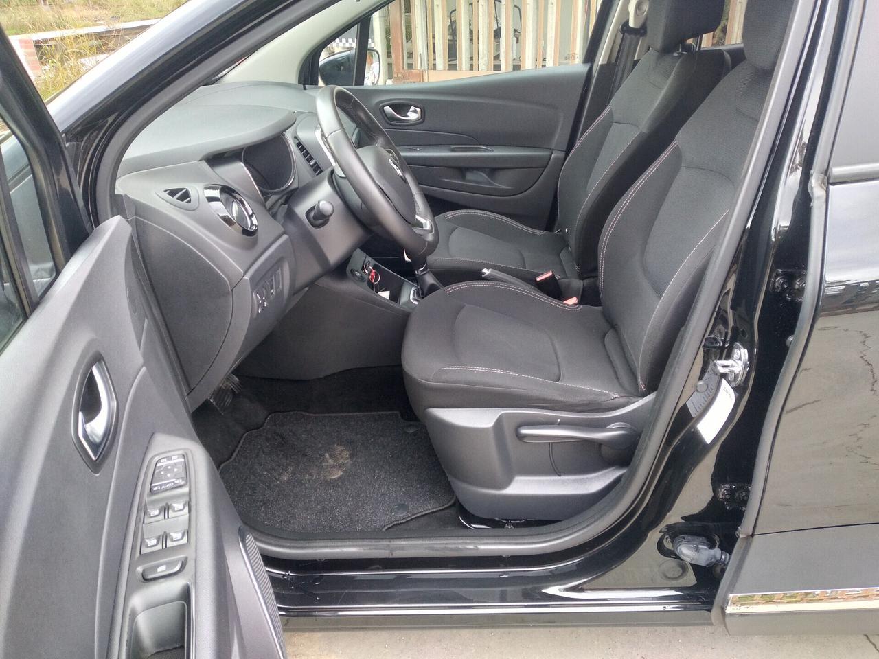 Renault Captur dCi 8V 90 CV EDC Sport Edition