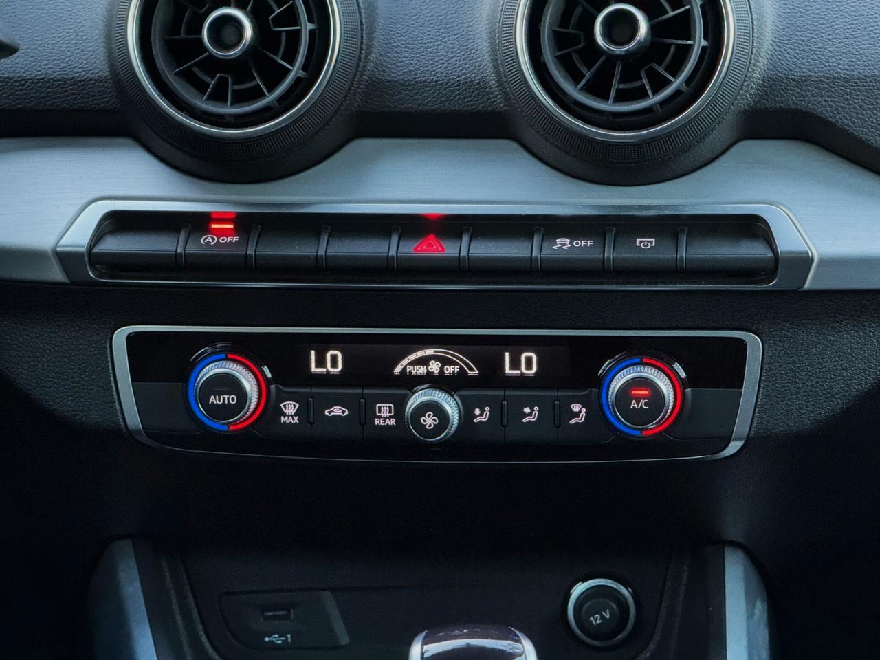 Audi Q2 35 TDI S line Quattro S-tronic 150CV COCKPIT