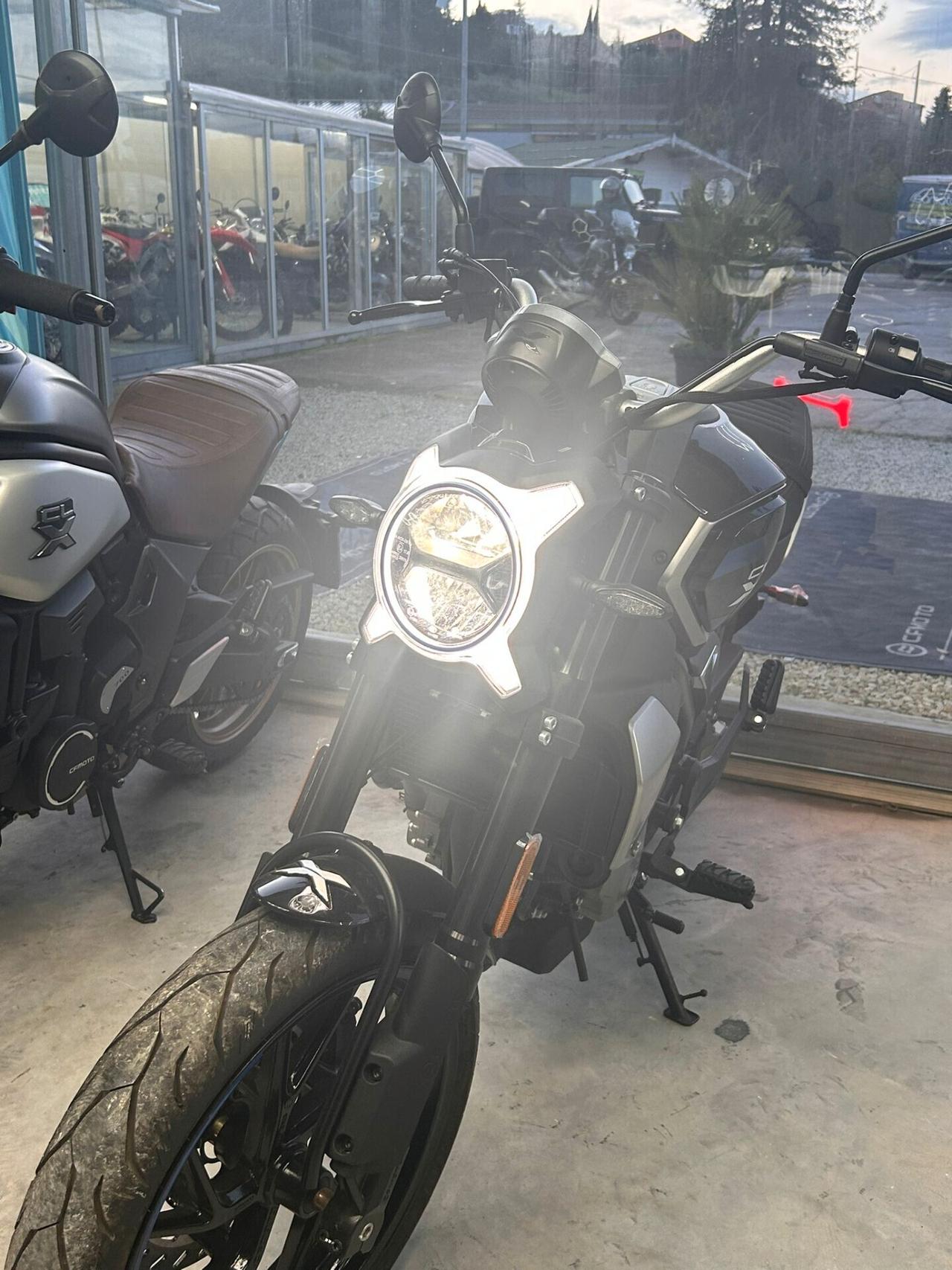 CF MOTO 300 CL-X HERITAGE