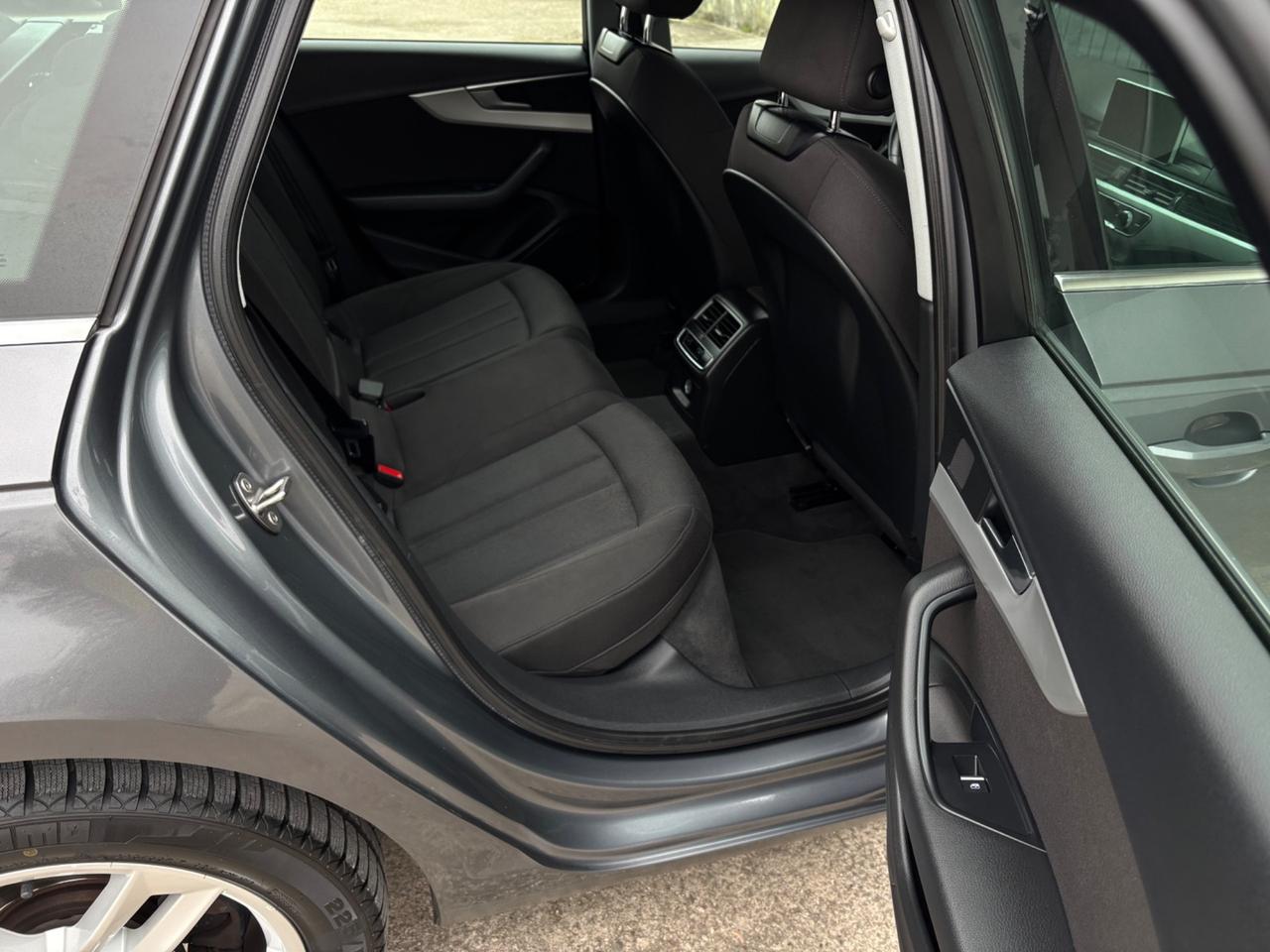 Audi A4 Avant 2.0 TDI 150 CV. Garanzia 12 mesi