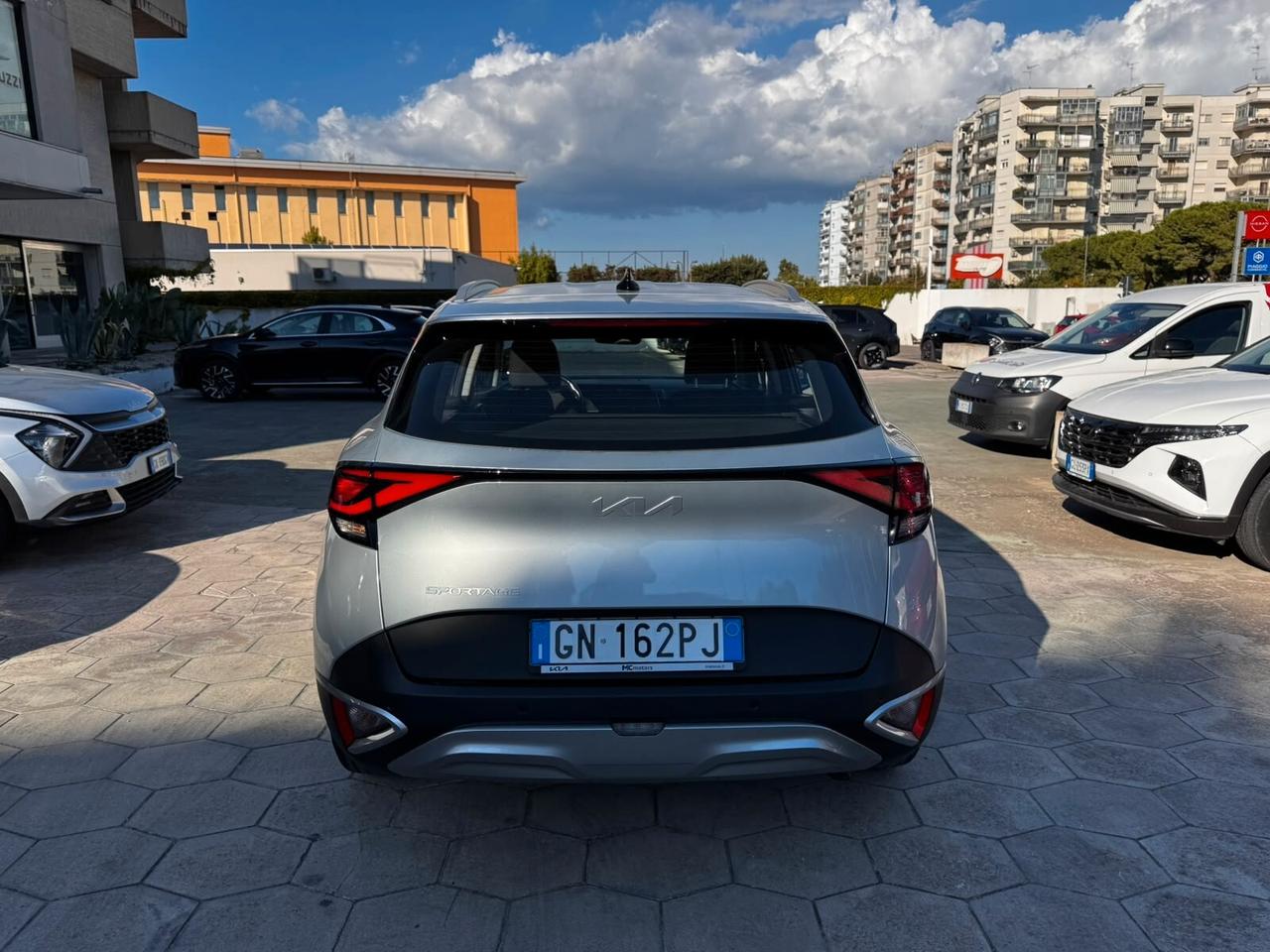 KIA SPORTAGE 1.6 DIESEL HYBRID 2023 ACCESSORIATA
