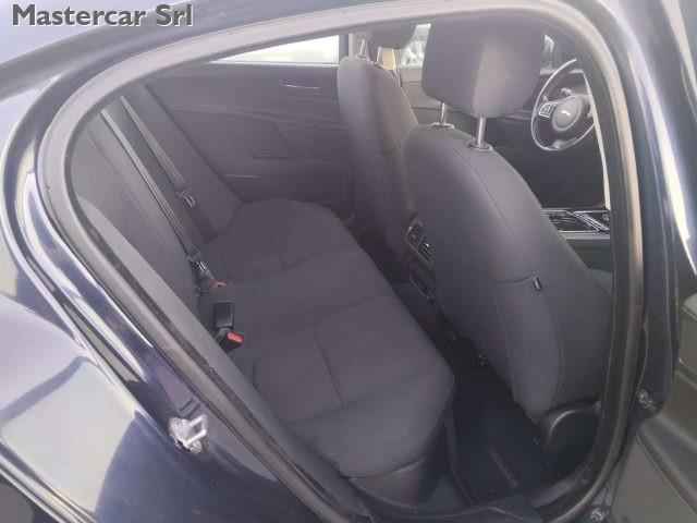 JAGUAR XE XE 2.0d Pure Business edition 180cv tg :FG873SR