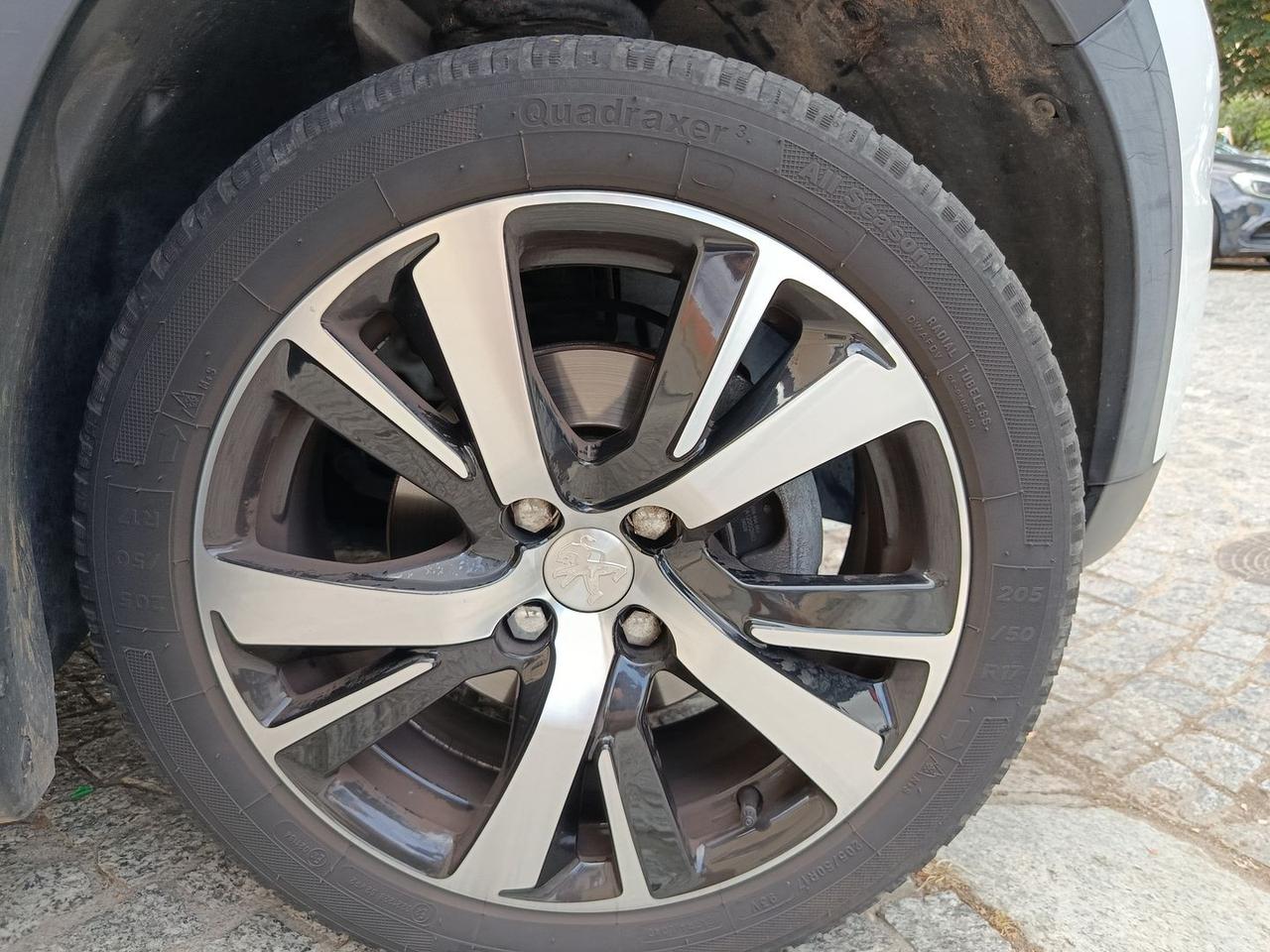 Peugeot 2008 Allure 1.6 Blue HDI 120 #6505