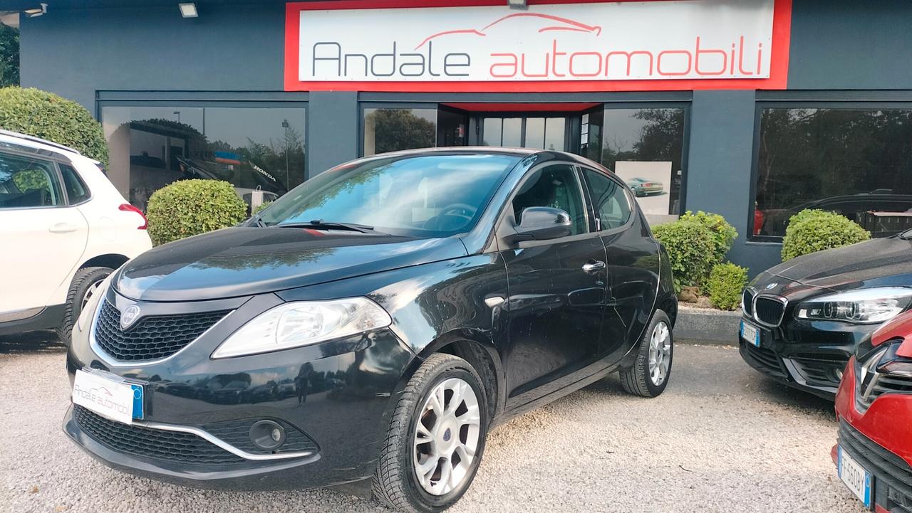 Lancia Ypsilon 1.2 DOPPIO TETTO NAVIGATORE PREZZO REALE