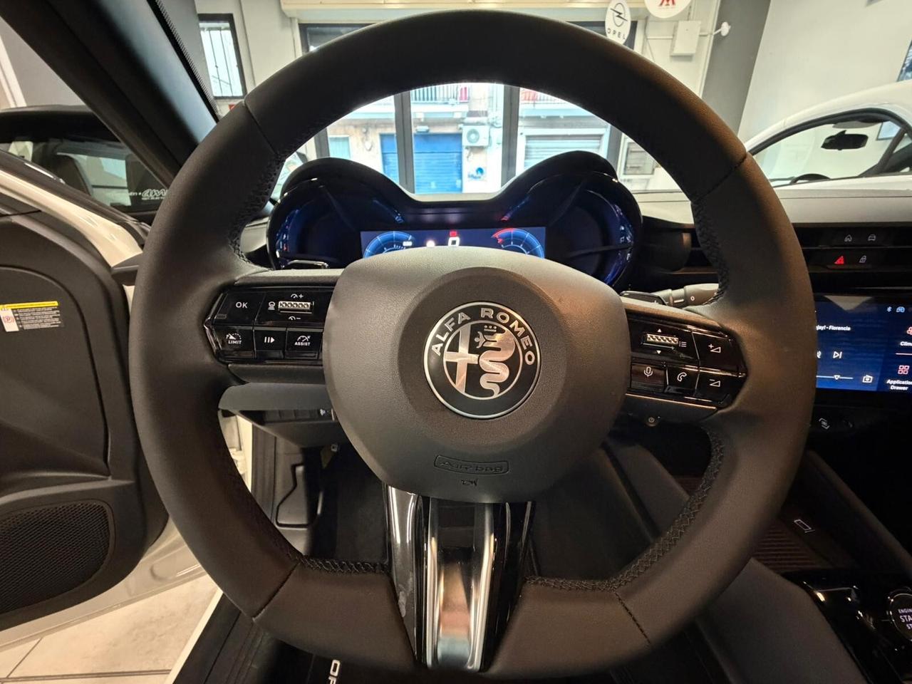 Alfa Romeo Junior 1.2 145 CV Hybrid eDCT6 RATE DA 260 AL MES