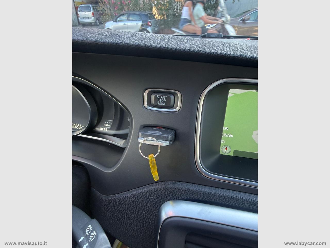 VOLVO V40 D2 1.6 Momentum