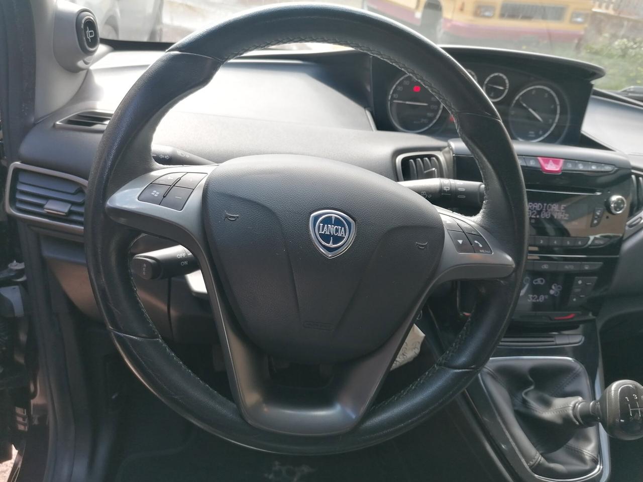 Lancia Ypsilon 1.3 MJT 16V 95 CV (da vetrina)