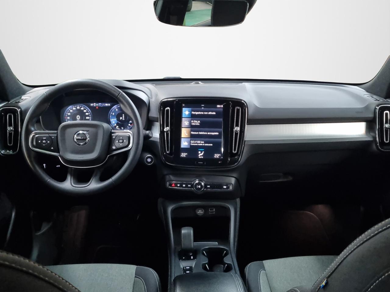 Volvo XC40 T2 automatico Momentum