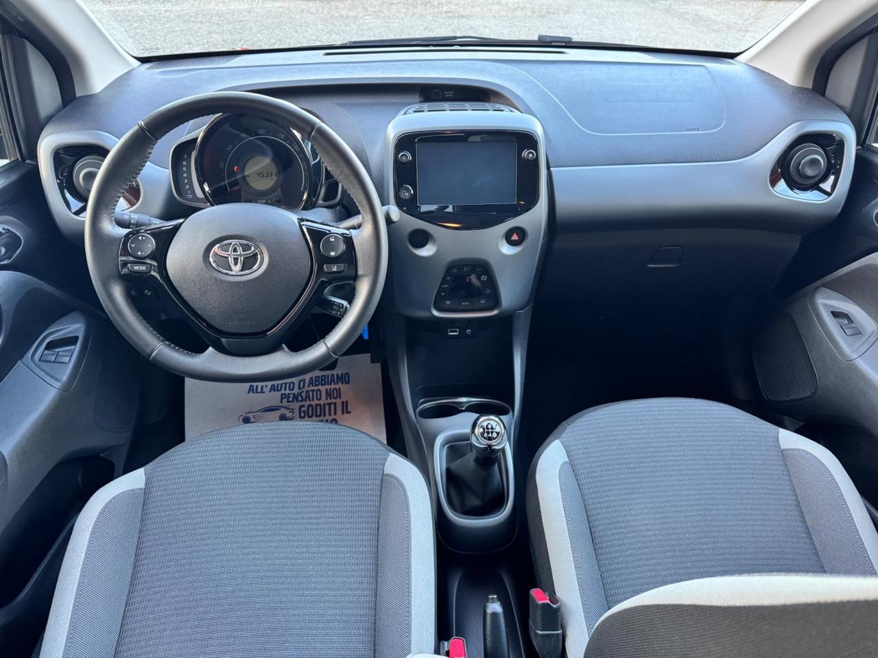 Toyota Aygo Connect 1.0 VVT-i 72 CV 5 porte x-play