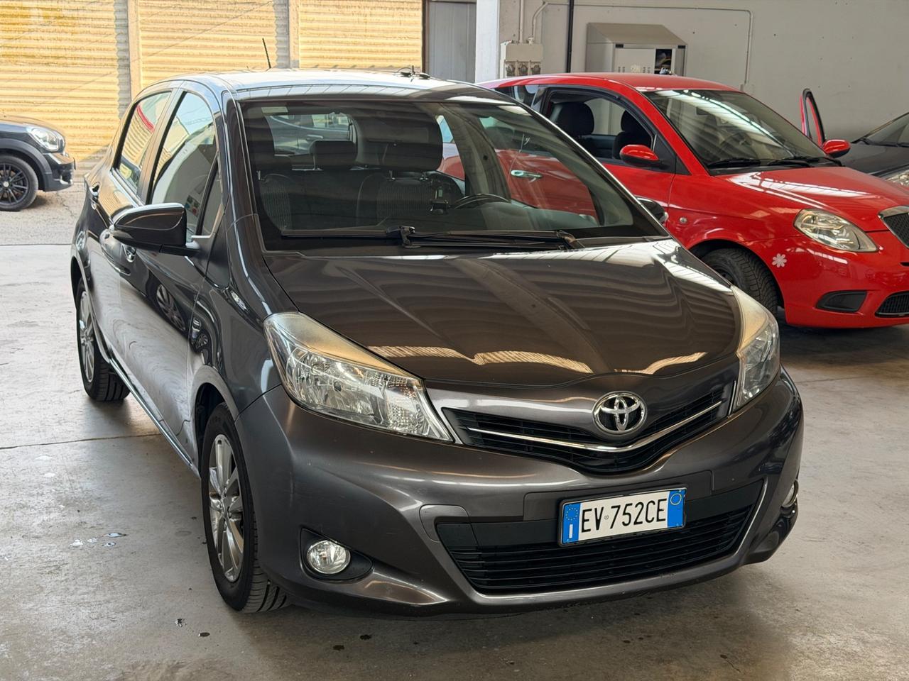 Toyota Yaris 1.0 5 porte Lounge