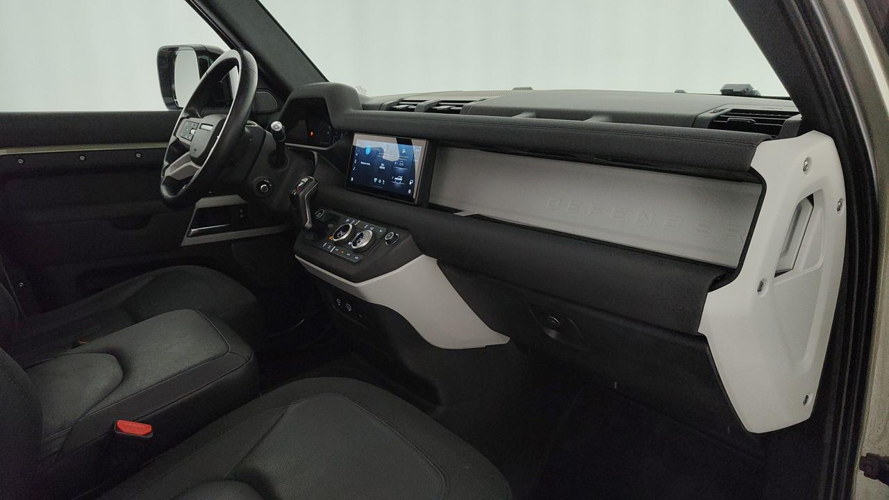 LAND ROVER Defender 90 3.0d i6 mhev awd 250cv auto 6p.ti