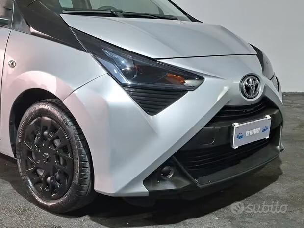 Toyota Aygo Connect 1.0 VVT-i 72 CV 5 porte x-cool