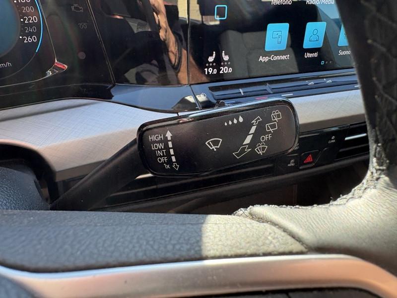 Volkswagen Golf 1.0 tsi evo Life 110cv LED-NAVI-CAM