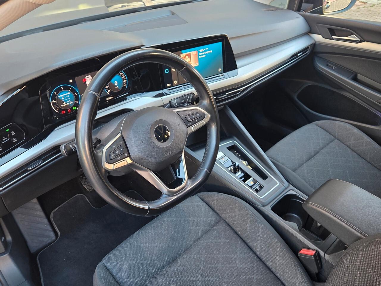 Volkswagen Golf 2.0 TDI DSG Life
