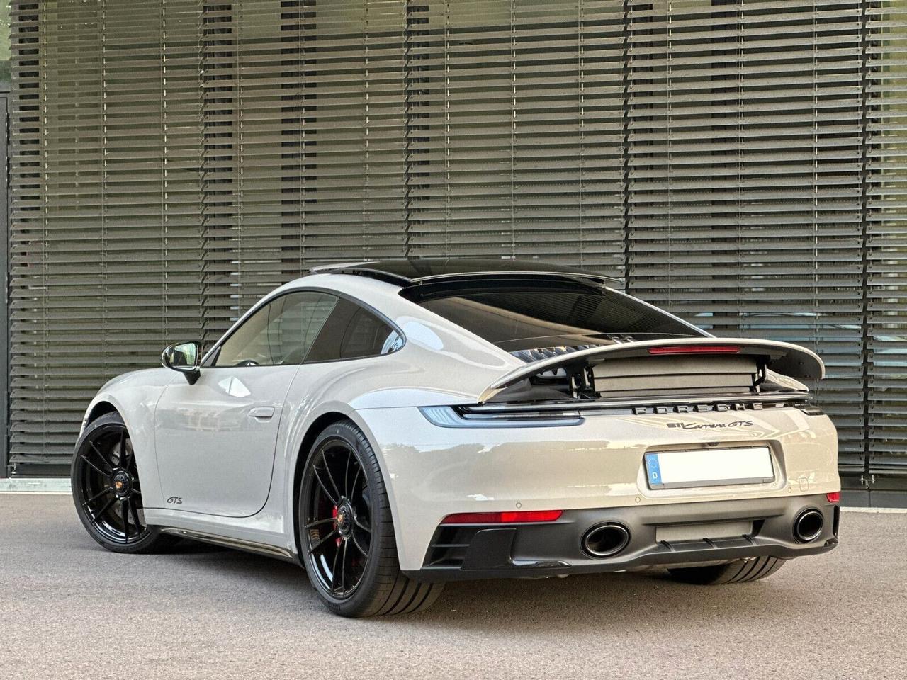 Porsche 992 GTS Coupe' 480 cv