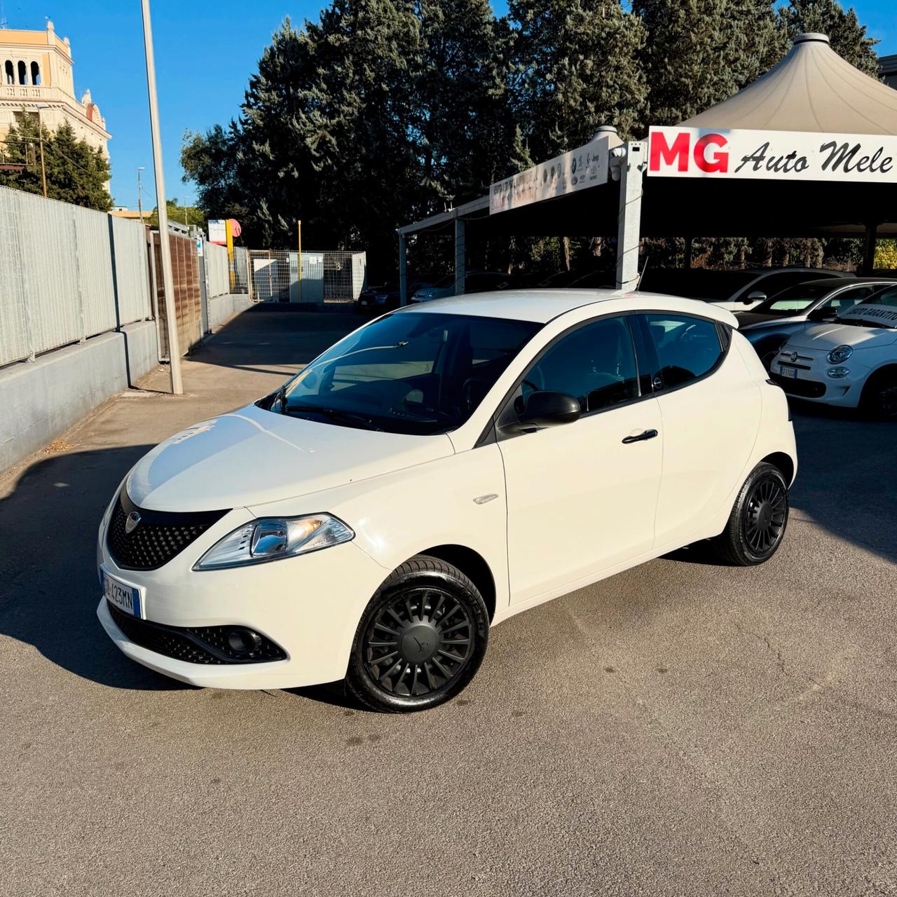 Lancia Ypsilon 1.0 FireFly 5 porte S&S Hybrid Ecochic Gold
