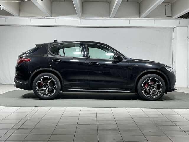 Alfa Romeo Stelvio 2.0 Turbo 200 CV AT8 Q4 Executive