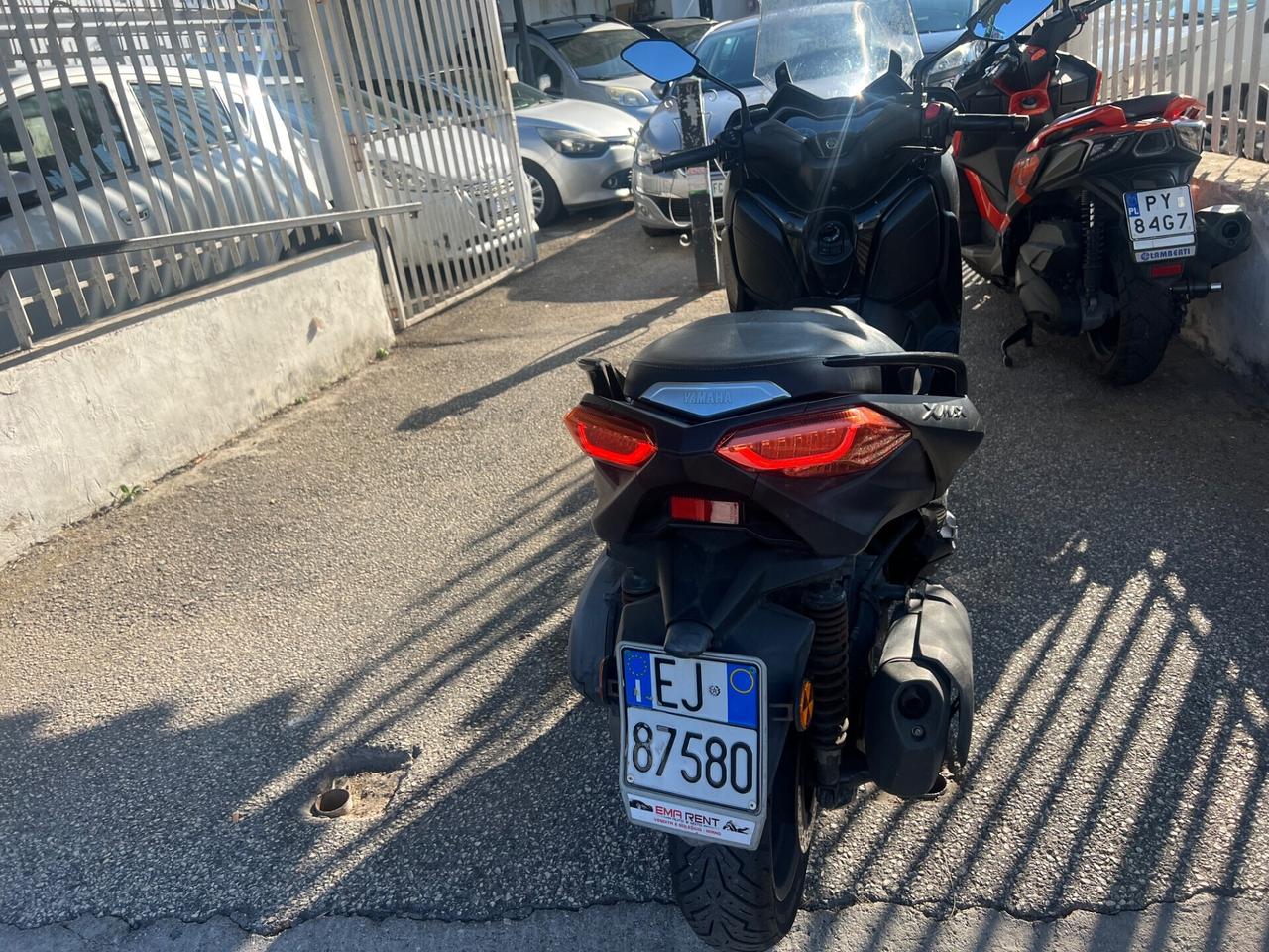 YAMAHA X-MAX 300 2017 UNICOPROPIETARIO