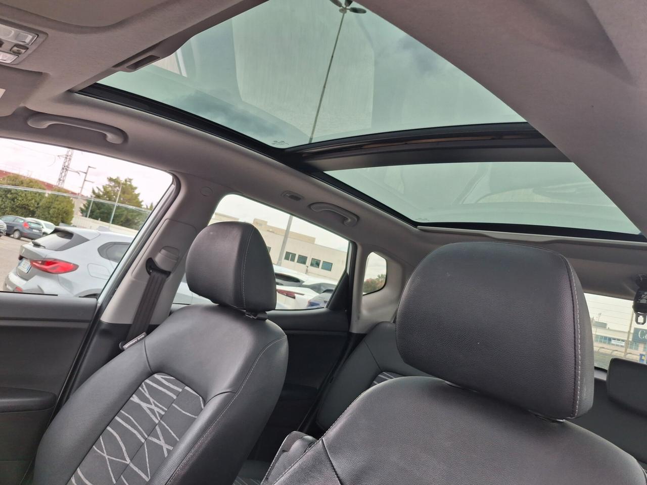 Kia Venga 1.6 CRDi-TETTO PANORAMICO APRIBILE-