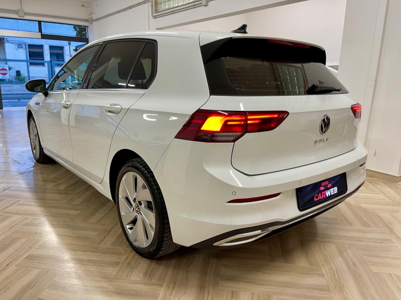 VOLKSWAGEN GOLF VIII 2.0 TDI 150CV DSG 2022