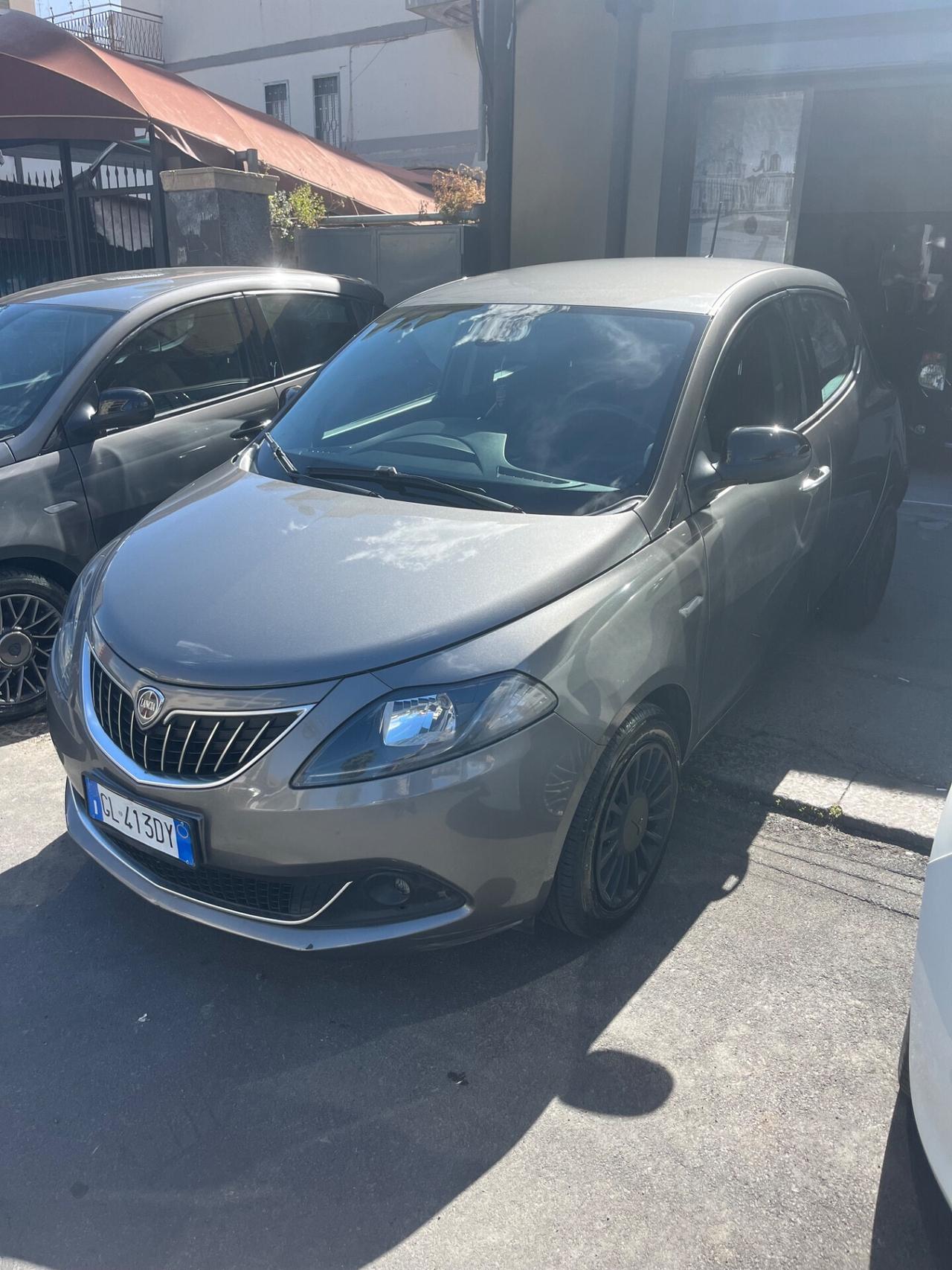 Lancia Ypsilon 1.0 FireFly 5 porte S&S Hybrid Silver Plus