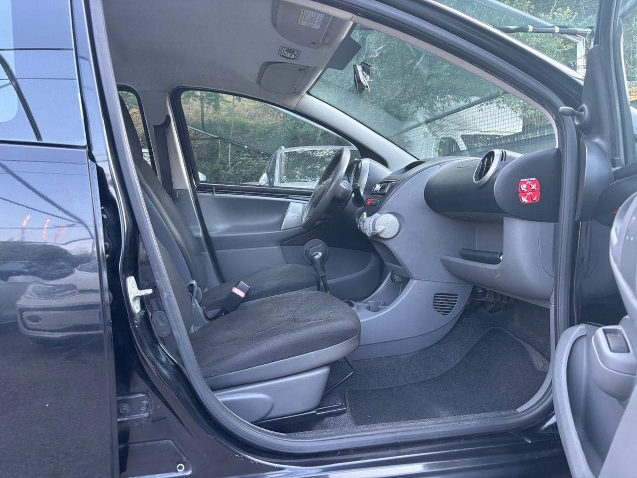 Toyota Aygo 1.0 5 porte Sol OK NEOPATENTATI