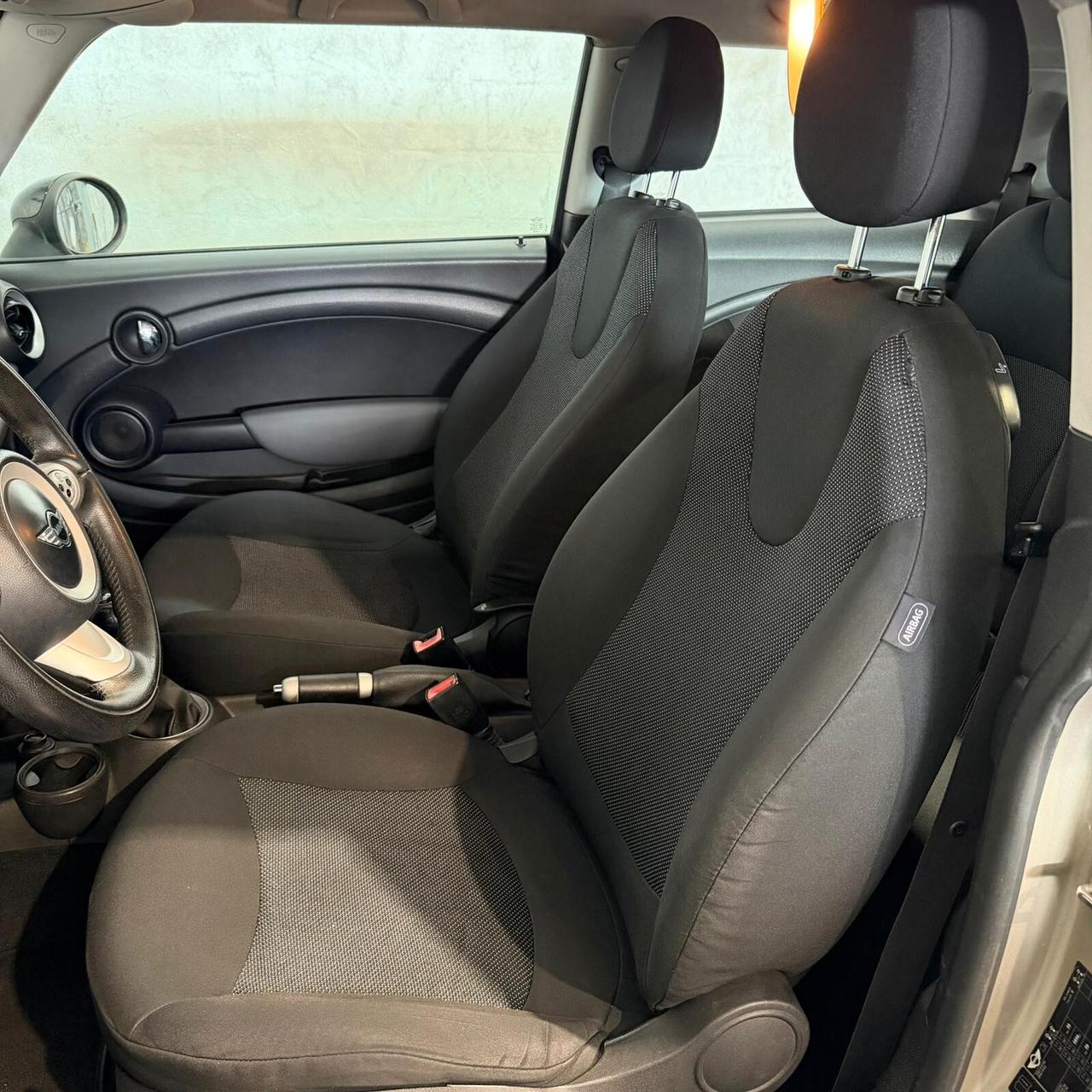 Mini Cooper 1.6 BENZINA NEOPATENTATI