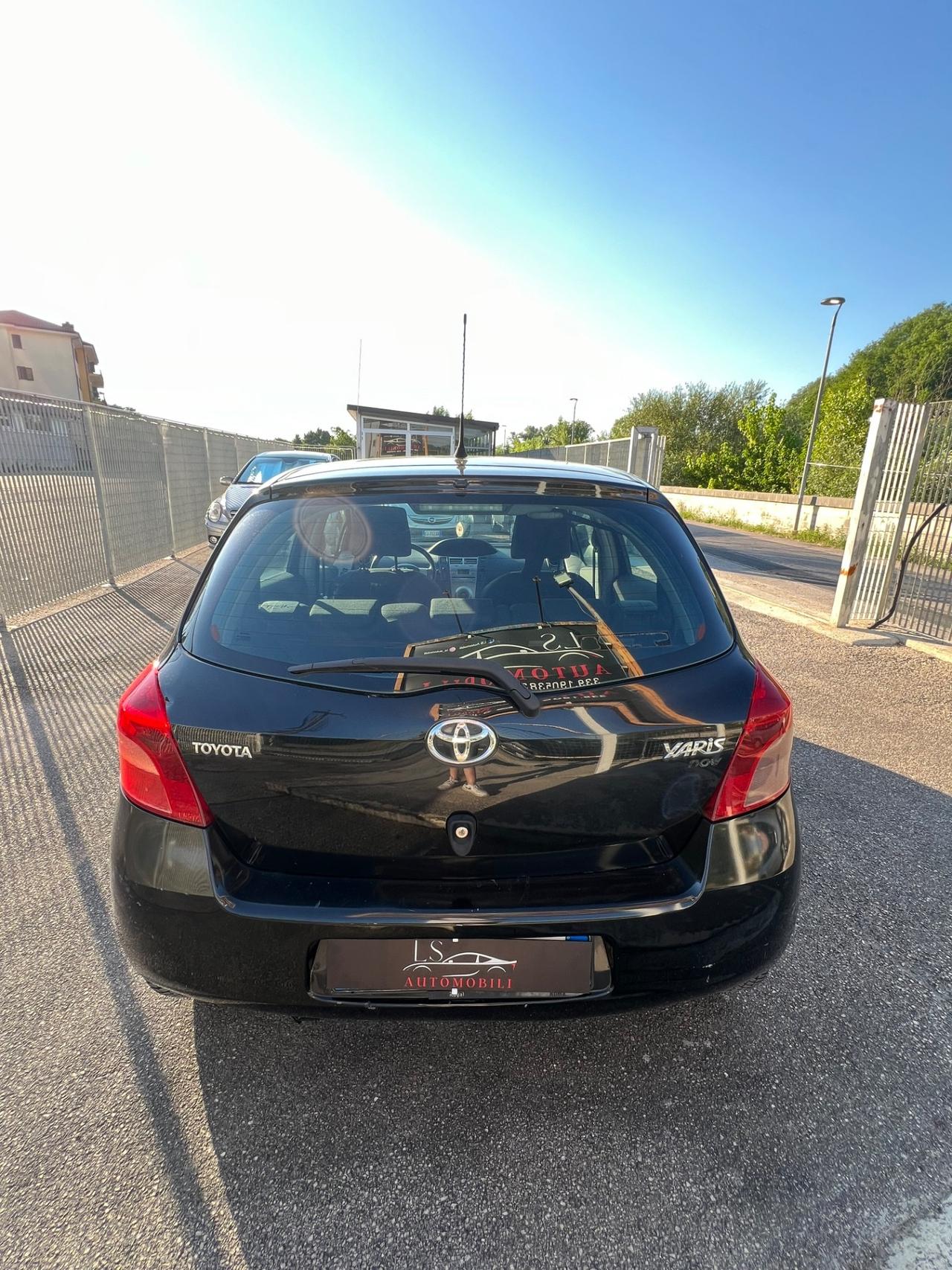 Toyota Yaris 1.0 5 porte Now