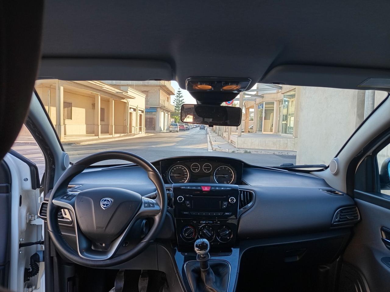 Lancia Ypsilon 1.2 69 CV 5 porte