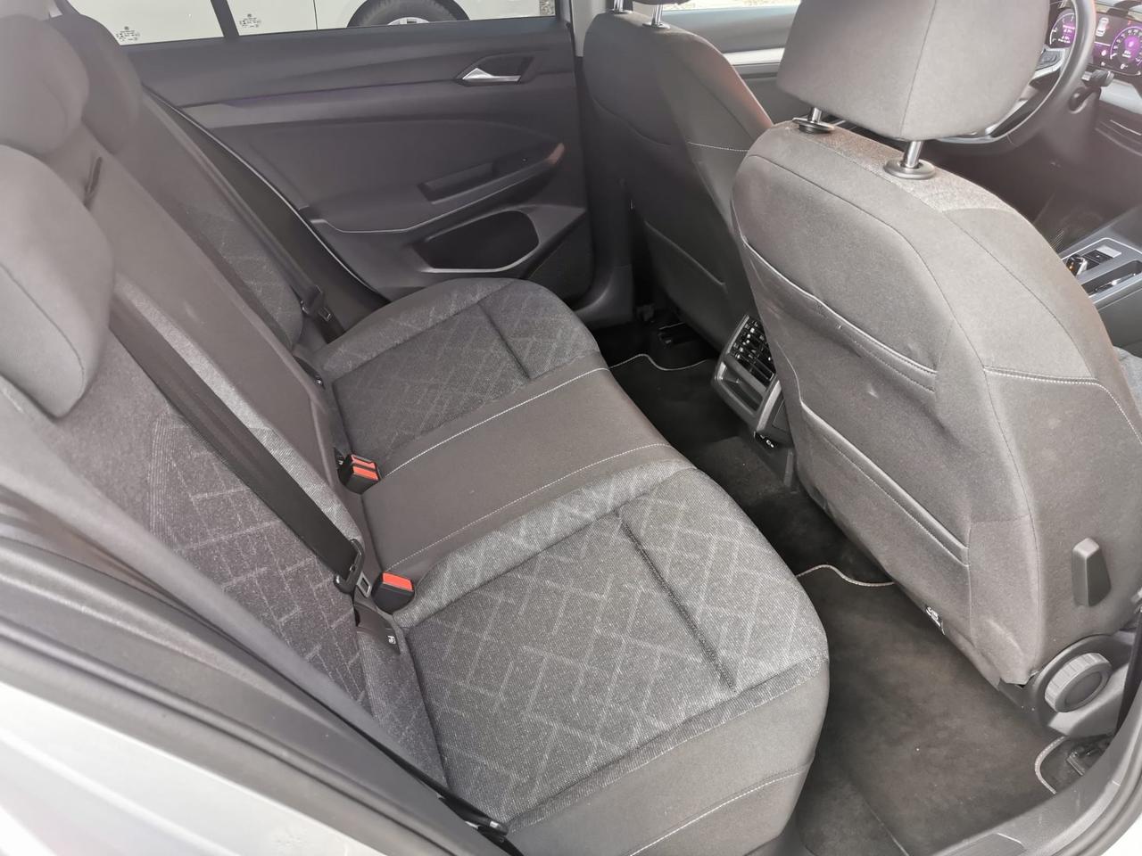 VW Golf 8 2.0 TDI 150 CV DSG SCR Life