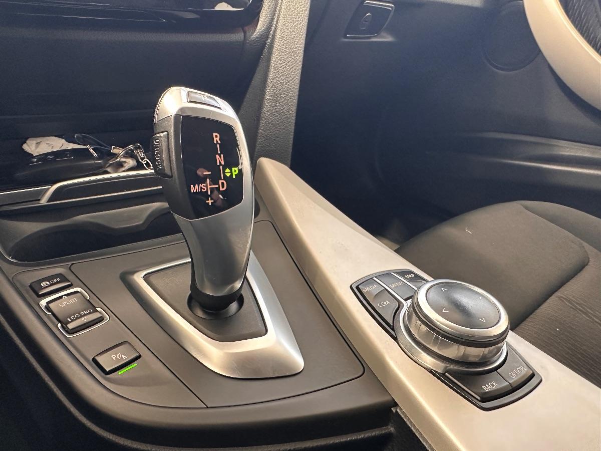 BMW - Serie 3 Touring - 320d Touring Luxury