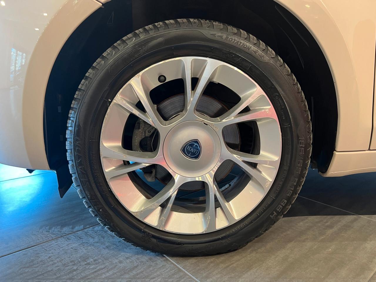 Lancia Ypsilon 1.3 MJT 95 CV 5 porte S&S Gold