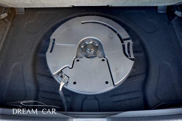 VOLKSWAGEN Golf R 2.0 TSI PERFORMANCE DSG 4Motion FULL-AKRAPOVIC