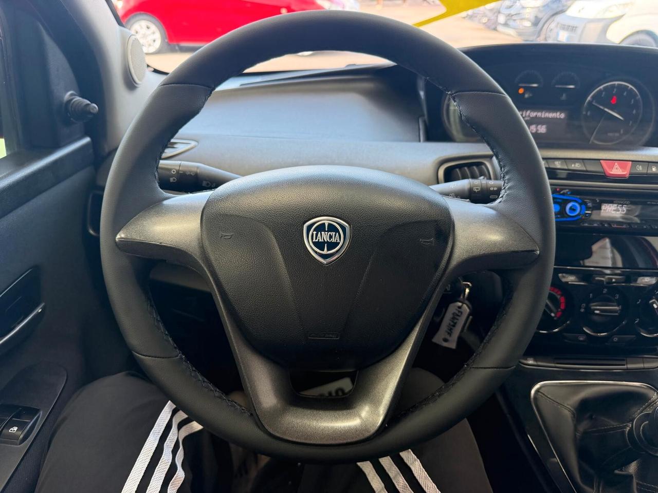 LANCIA YPSILON 1.2 BENZ/GPL 70CV ECOCHIC
