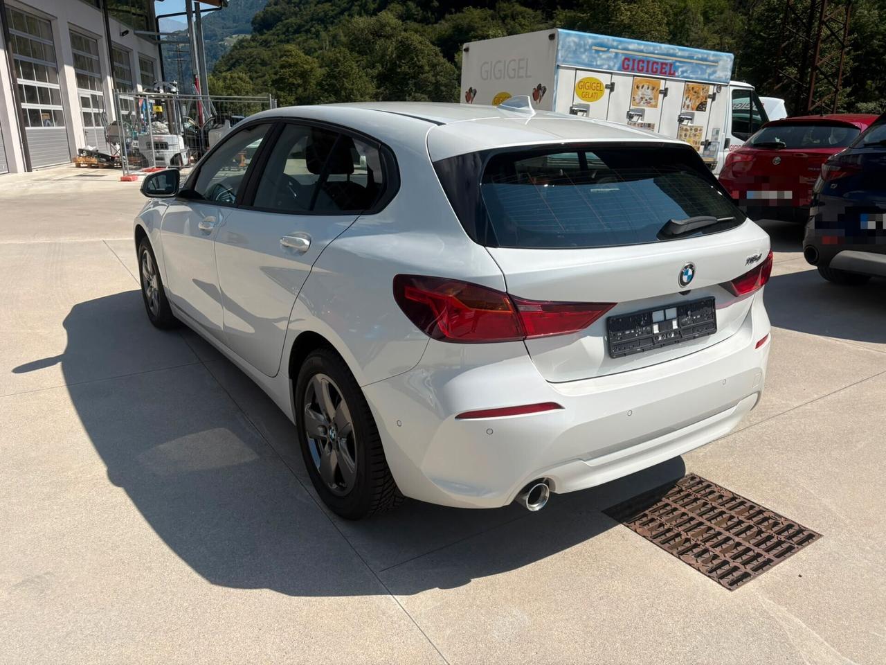 Bmw 116 116d 5p. Business Advantage