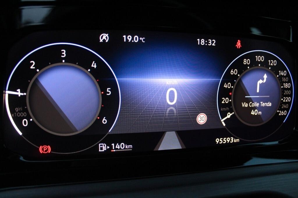 VOLKSWAGEN GOLF TDI 115cv *Barra LED centrale