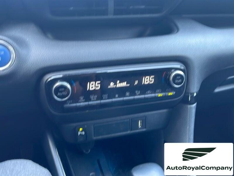 Toyota Yaris Hybrid Lounge MY22 IVA ESPOSTA