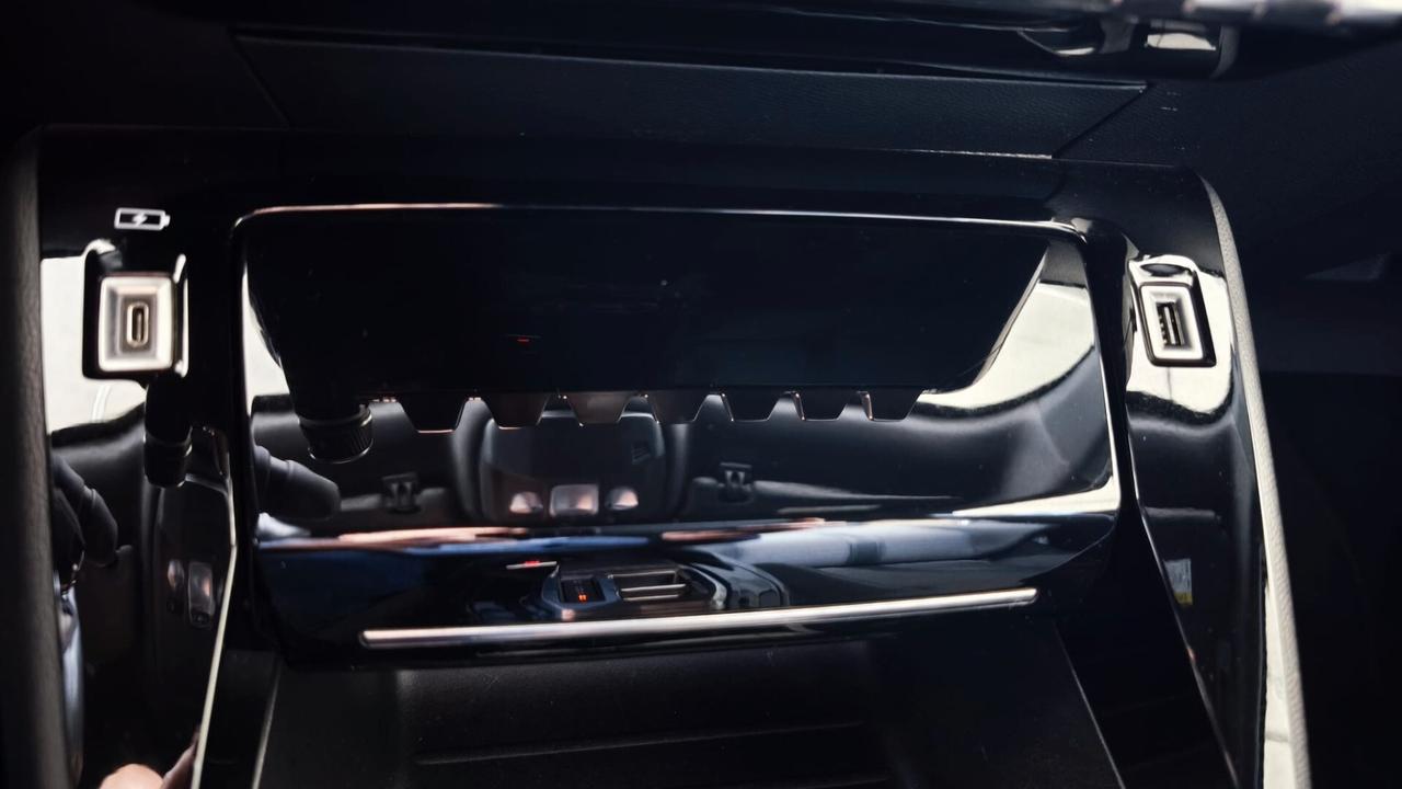 Peugeot 2008 BlueHDi 130 S&S EAT8 Allure Pack