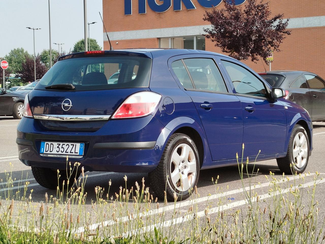 Opel Astra 1.4 BENZINA 90cv / 179.000km / Neopat.