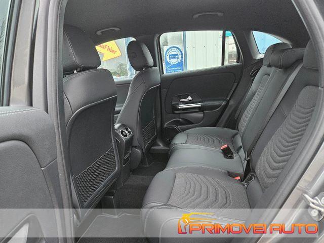 MERCEDES-BENZ GLA 200 Automatic Progressive