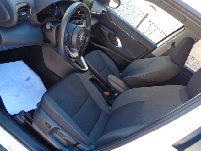 Toyota Yaris Cross 1.5 Hybrid 5p. E-CVT Business NAVIGAZIONE NO VINCOLO DI FINANZIAMENTO