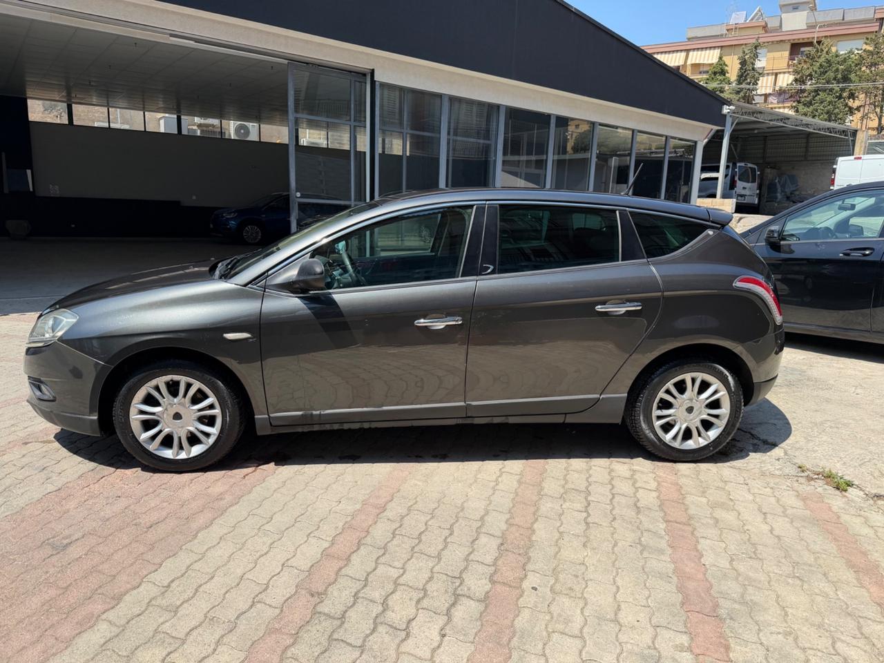 Lancia Delta 1.6 MJT DPF Gold 2011
