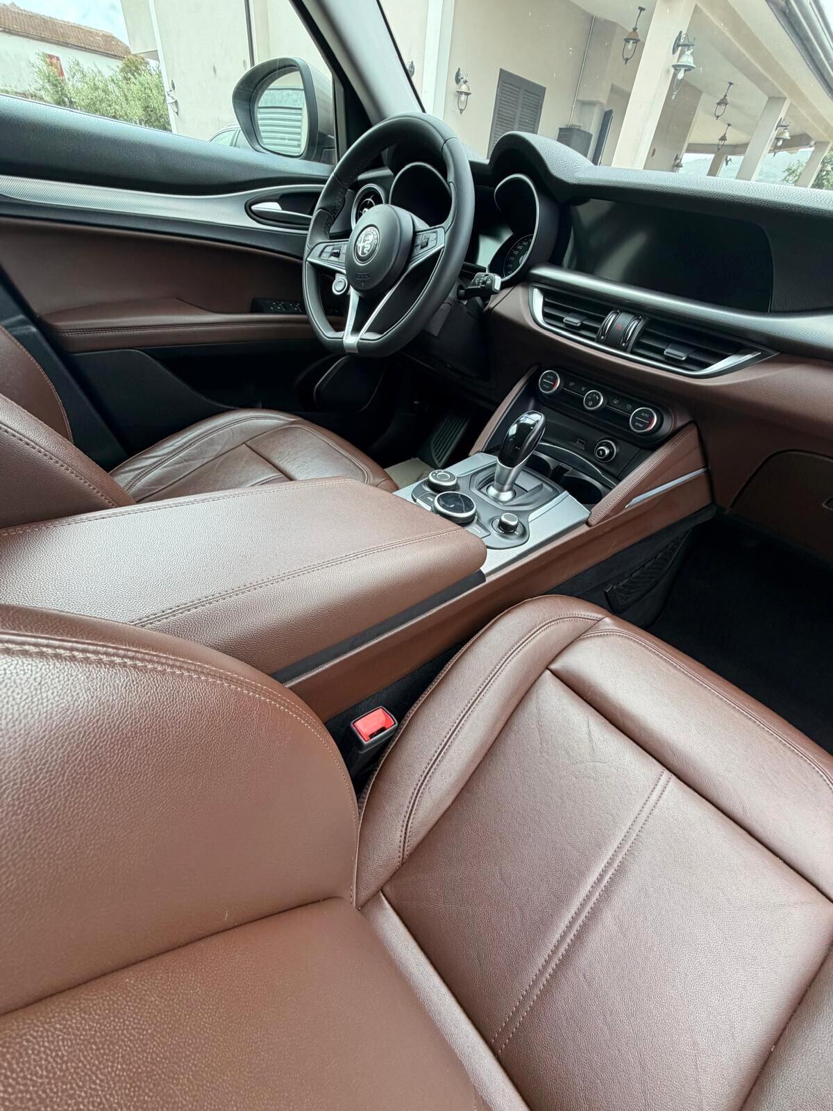 Alfa Romeo Stelvio 2.0 Turbo 200 CV AT8 Q4 Super