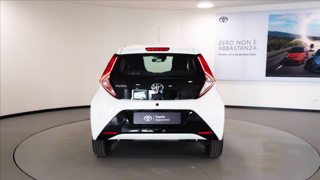TOYOTA Aygo 5p 1.0 x-play 72cv del 2021