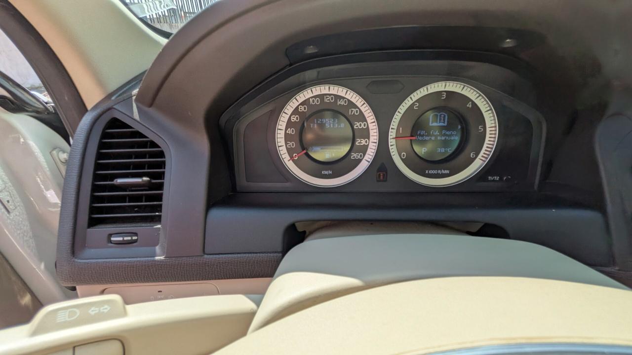 Volvo XC 60 XC60 D5 AWD Geartronic Summum