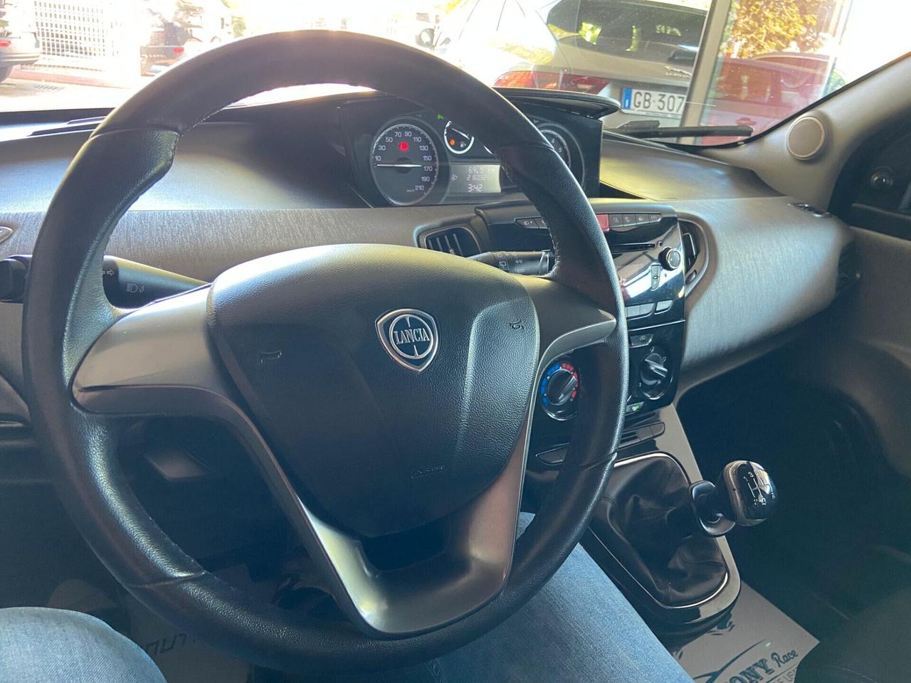 Lancia Ypsilon 1.2 69 CV 5 porte S&S Platinum