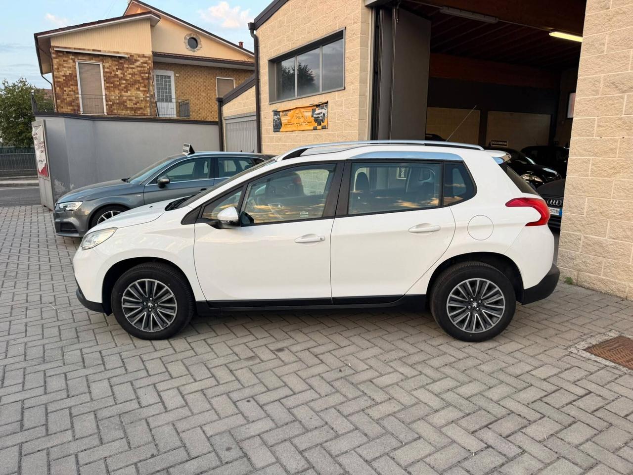 Peugeot 2008 BlueHDi 120 S&S Allure