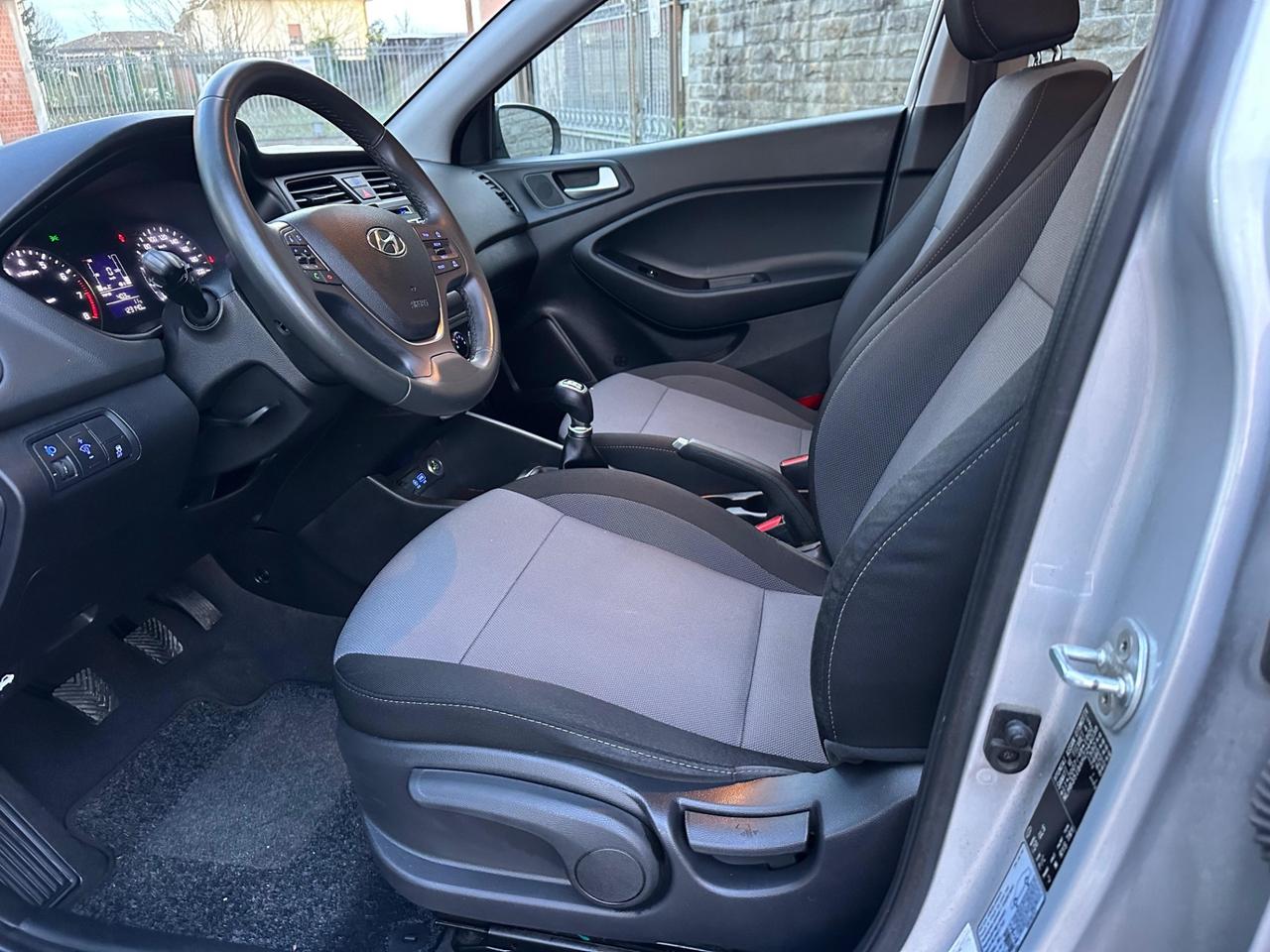 Hyundai i20 1.2 5 porte Econext Blackline