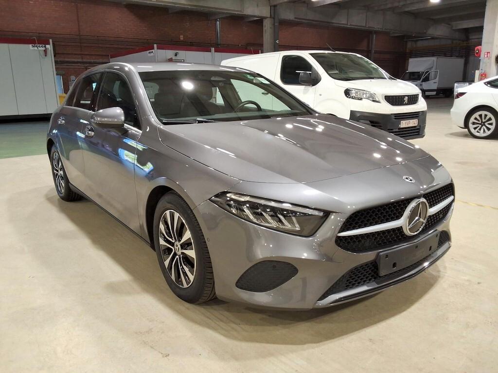 MERCEDES-BENZ A 180D NEW 115CV AUTOMATIC BUSINESS LINE ( FARI LED - CRUISE - PELLE - NAVI PREMIUM - PARK ASSIST )