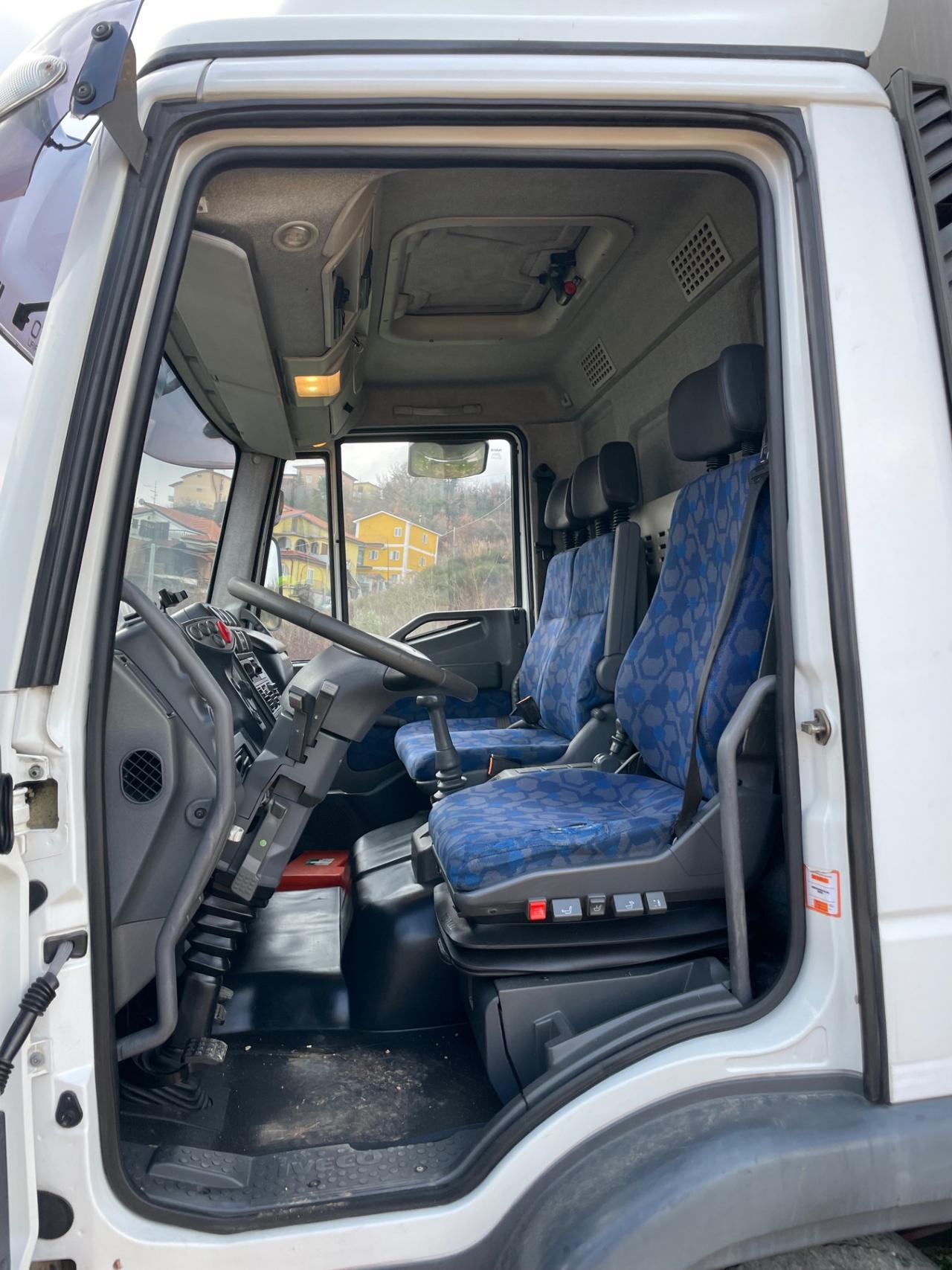 Iveco Eurocargo 75 E 15 con sponda